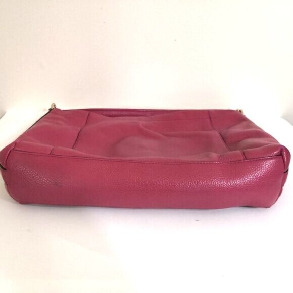 Coach Scout Hobo in Pebble Leather - Picture 7 of 15